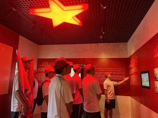 說明: C:\Users\Administrator\Desktop\照片\3.參觀紅色基地.jpg