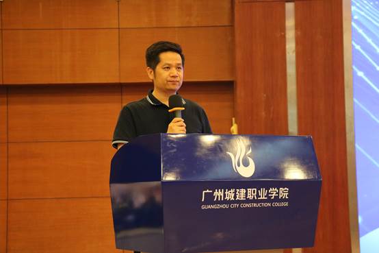 說明: C:\Users\Administrator\Desktop\20220601:第十九屆校園辯論賽總決賽暨第十四屆科技學(xué)術(shù)季閉幕式圓滿落幕\孔練光宣讀表彰決定.JPG